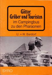 1979-syro-goetter-graeber-touristen.jpg