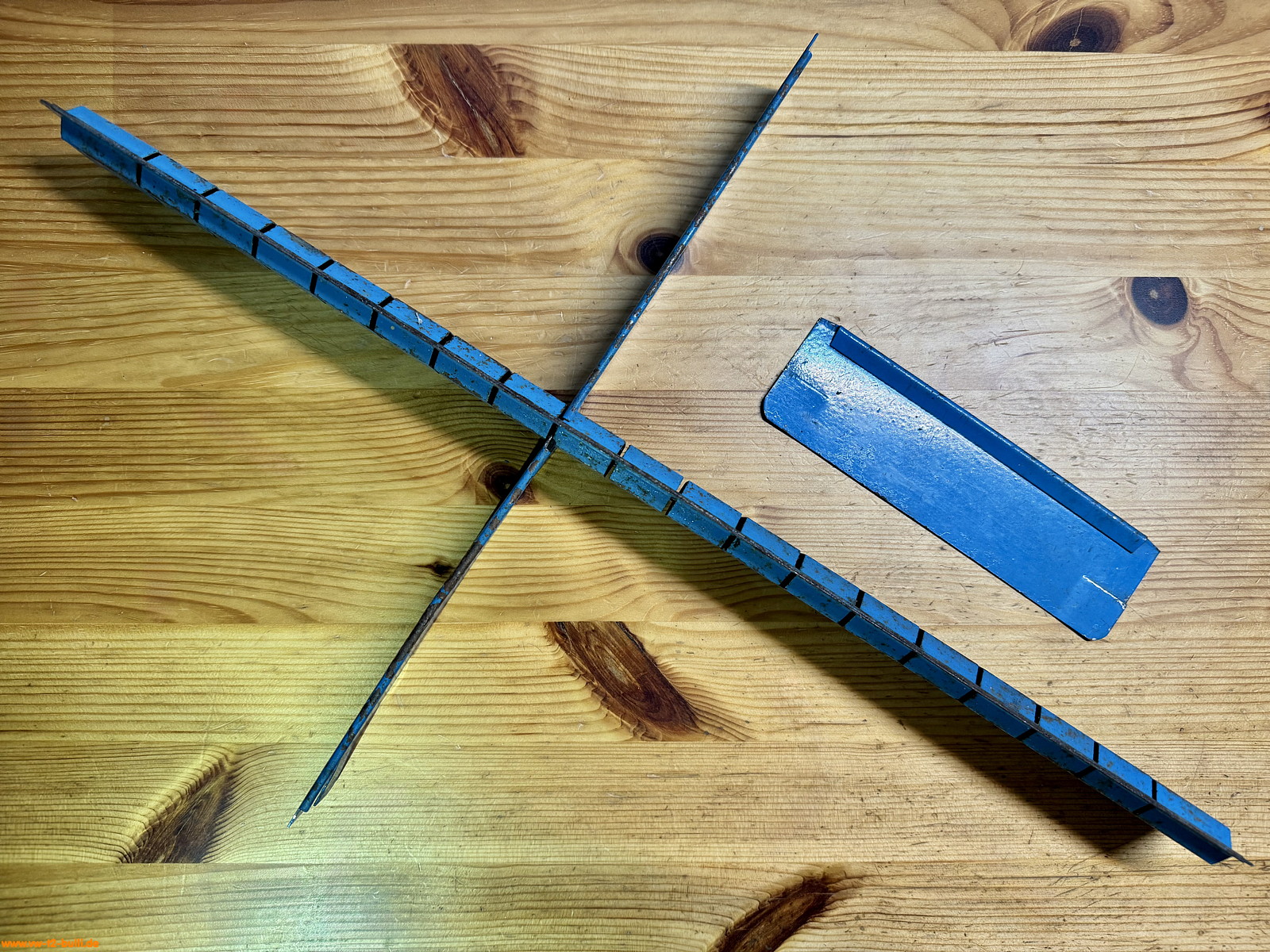 Image may have been reduced in size. Click image to view fullscreen.